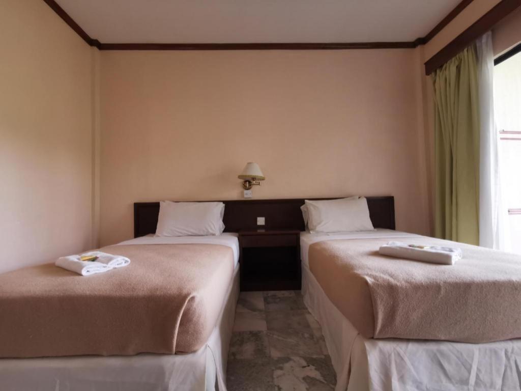 Oyo 89972 Borneo Paradise Beach Hotel 亞庇 外观 照片